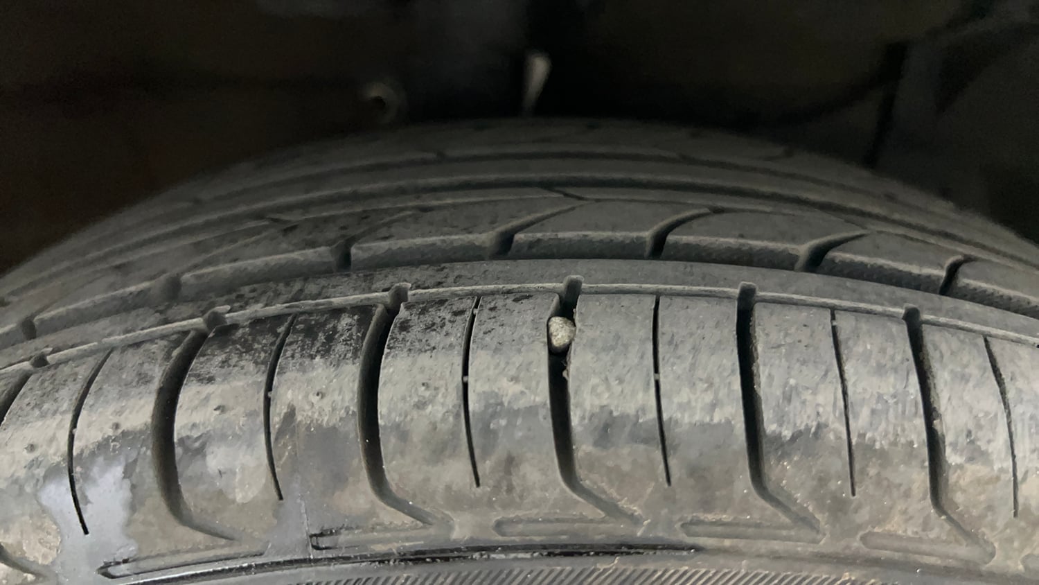 Used 2022 Maruti Suzuki Ciaz Zeta 1.5 Petrol Manual tyres RIGHT FRONT TYRE TREAD VIEW