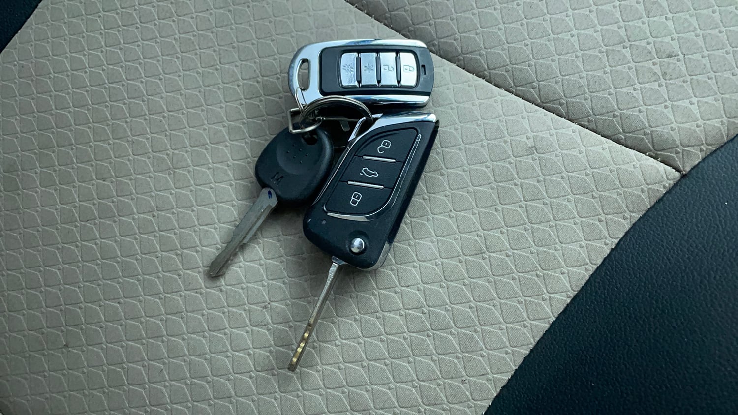 Used 2021 Hyundai Santro Magna Petrol Manual extra CAR KEY VIEW
