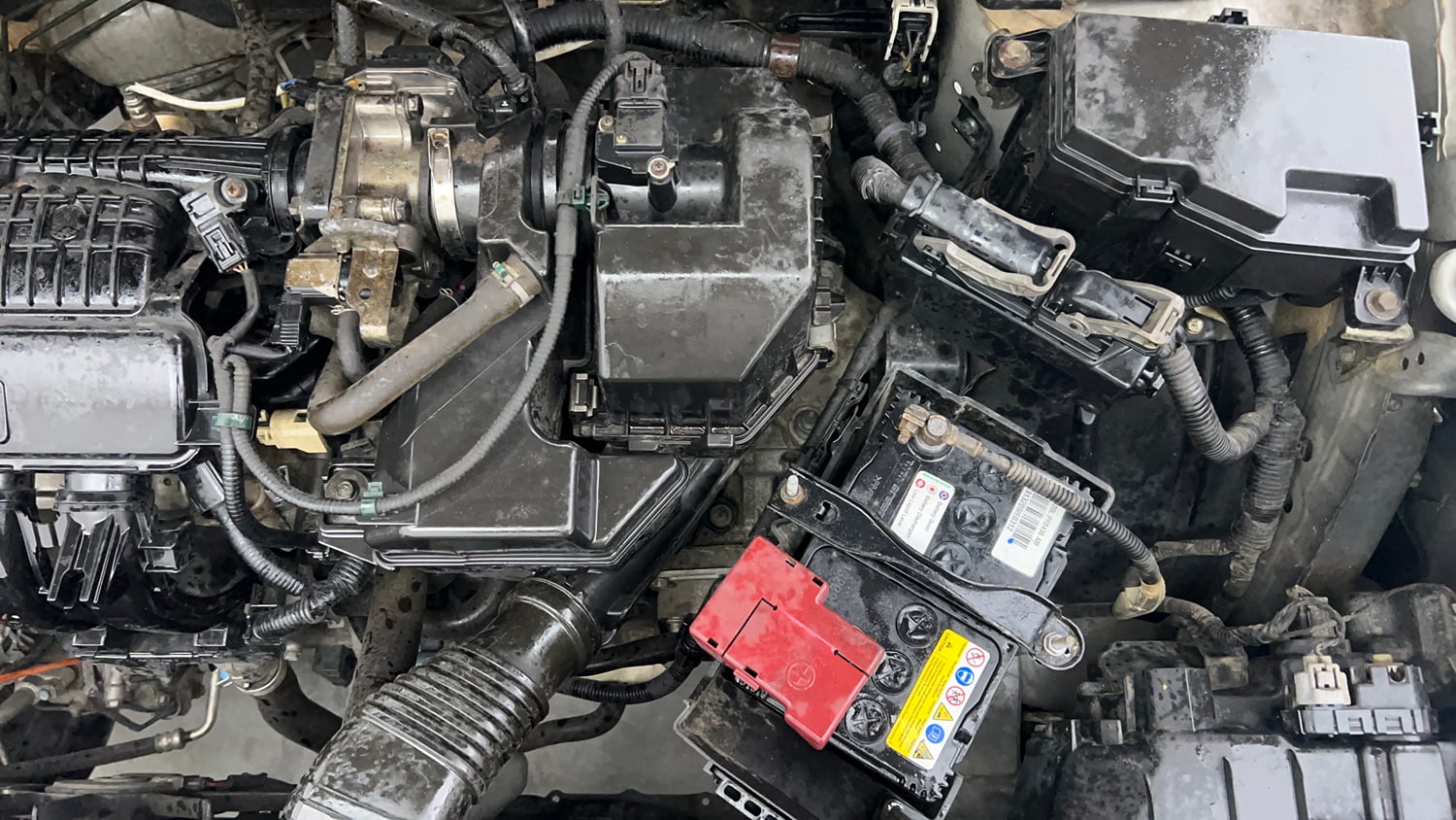 Used 2023 Honda Amaze VX 1.2 Petrol CVT Petrol Automatic engine ENGINE LEFT SIDE VIEW