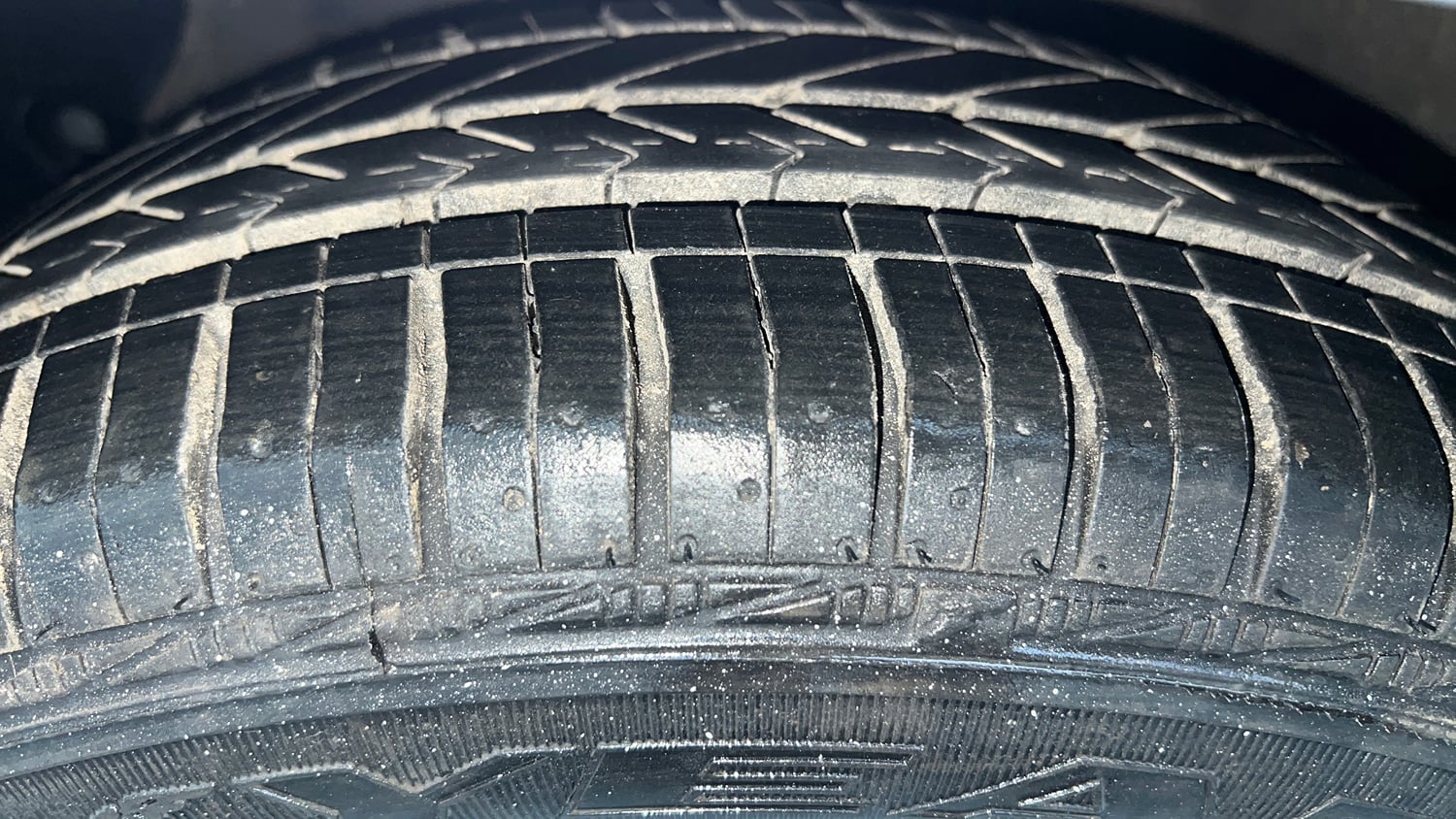 Used 2013 Hyundai Grand i10 Magna 1.2 Kappa VTVT Petrol Manual tyres LEFT FRONT TYRE TREAD VIEW