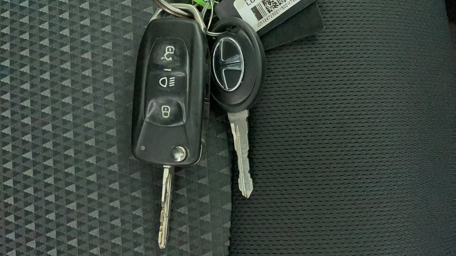 Used 2018 Tata Tiago Revotron XZ Petrol Manual extra CAR KEY VIEW