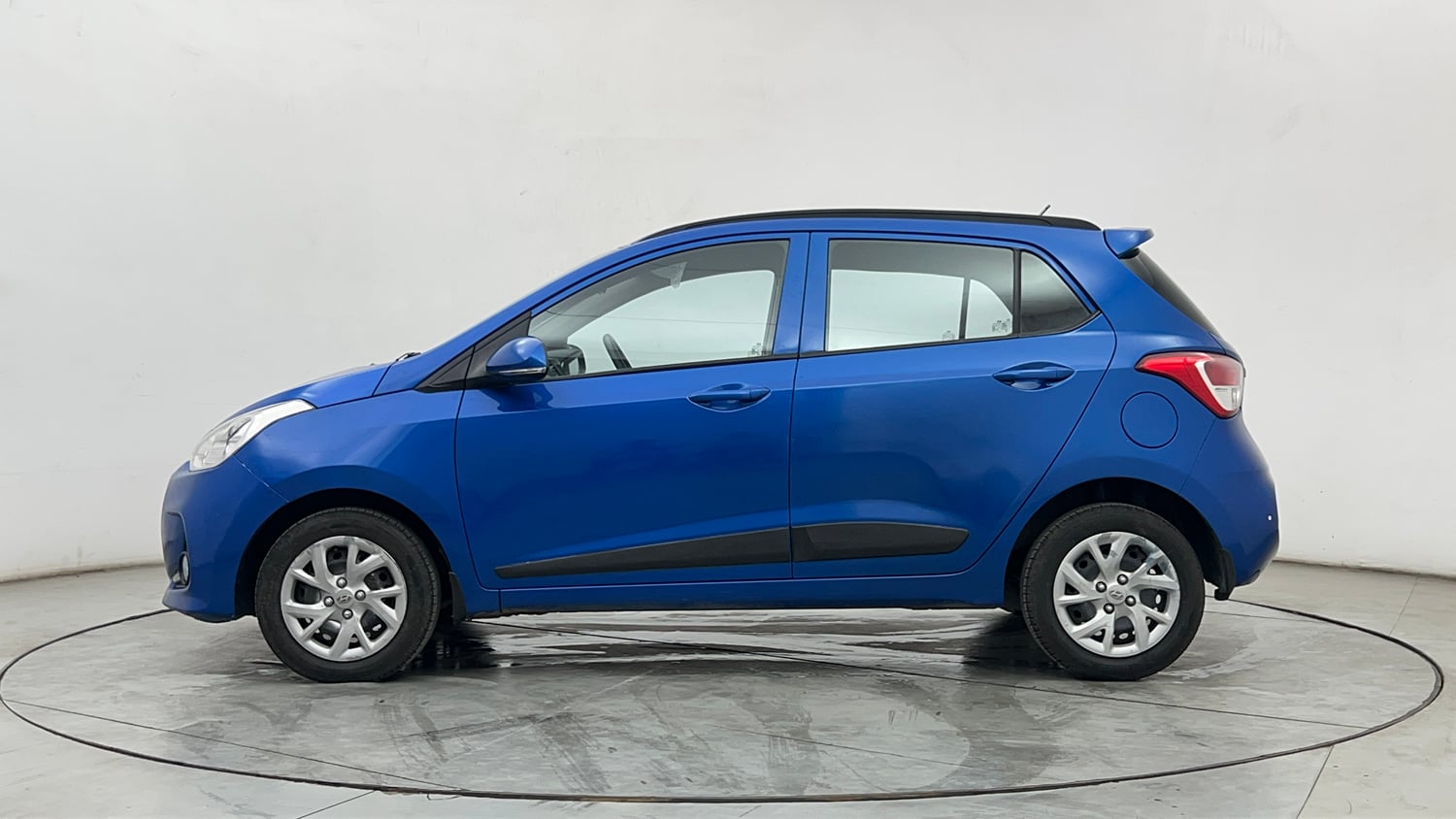 Used 2019 Hyundai Grand i10 Sportz 1.2 Kappa VTVT Petrol Manual exterior LEFT SIDE VIEW