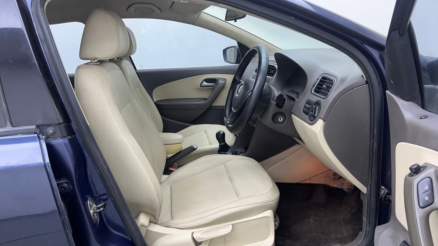 Used 2015 Volkswagen Vento Highline Diesel Diesel Manual interior RIGHT SIDE FRONT DOOR CABIN VIEW