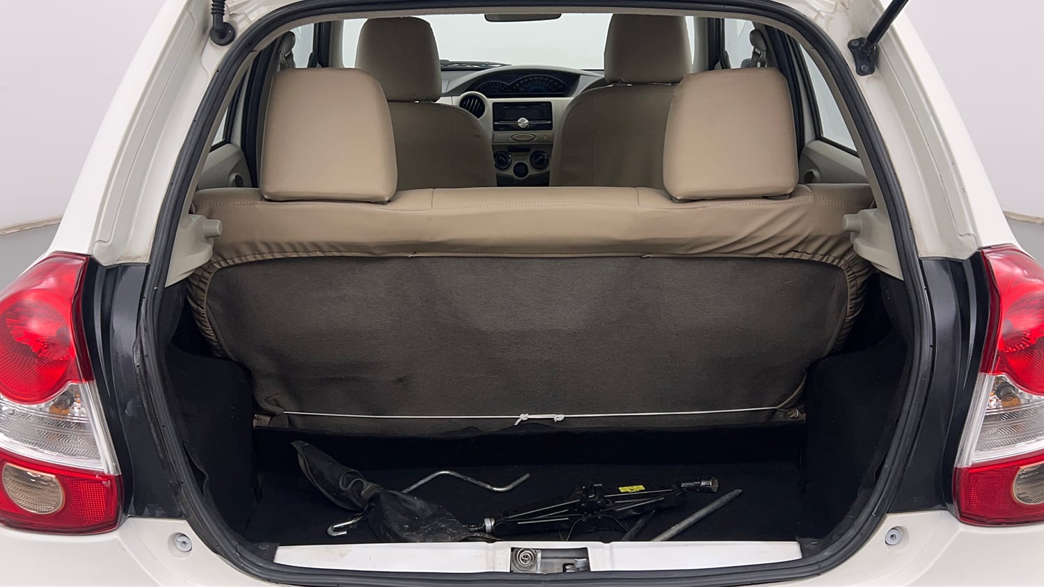 Used 2015 Toyota Etios Liva G Petrol Manual interior DICKY INSIDE VIEW