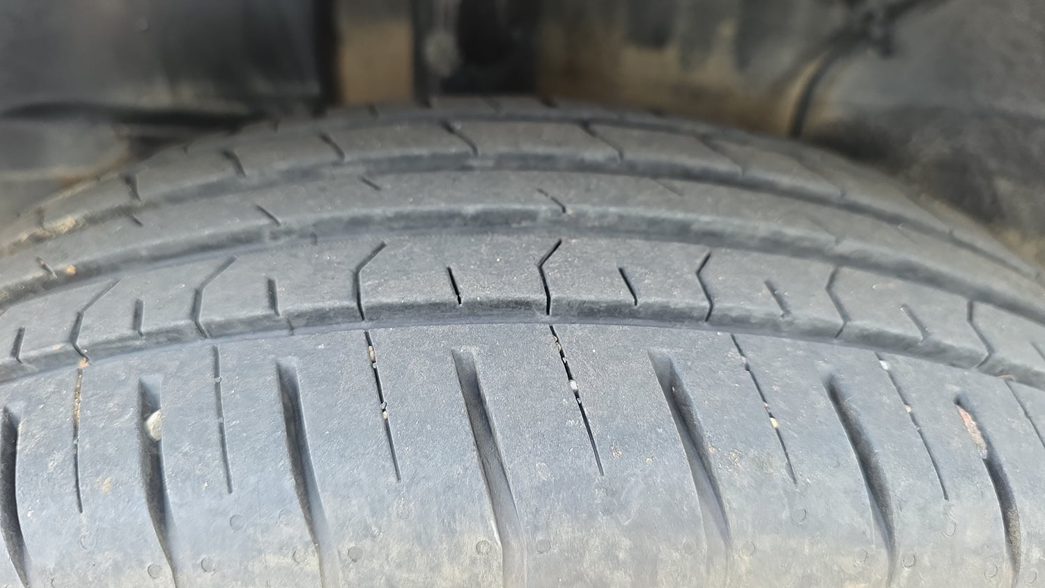 Used 2023 Tata Punch Accomplished MT Petrol Manual tyres RIGHT REAR TYRE TREAD VIEW