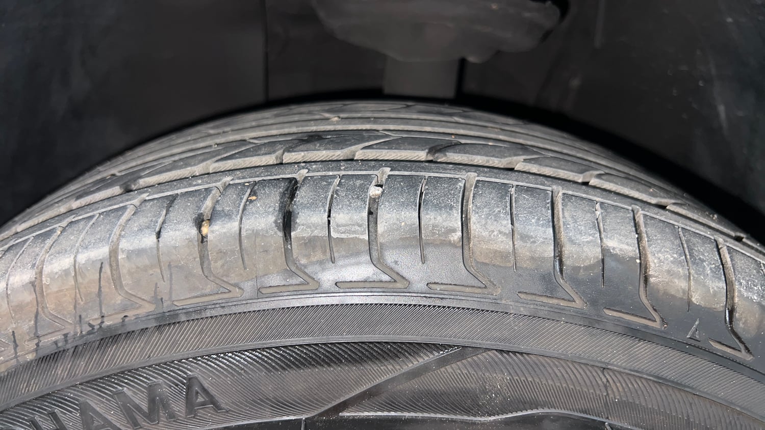 Used 2022 Volkswagen Taigun Highline 1.0 TSI AT Petrol Automatic tyres LEFT FRONT TYRE TREAD VIEW