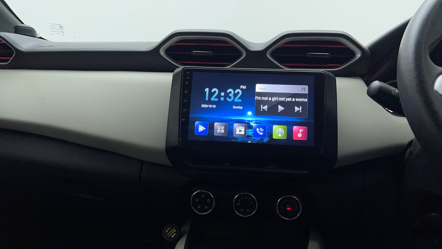 Used 2022 Nissan Magnite XE Petrol Manual interior MUSIC SYSTEM & AC CONTROL VIEW