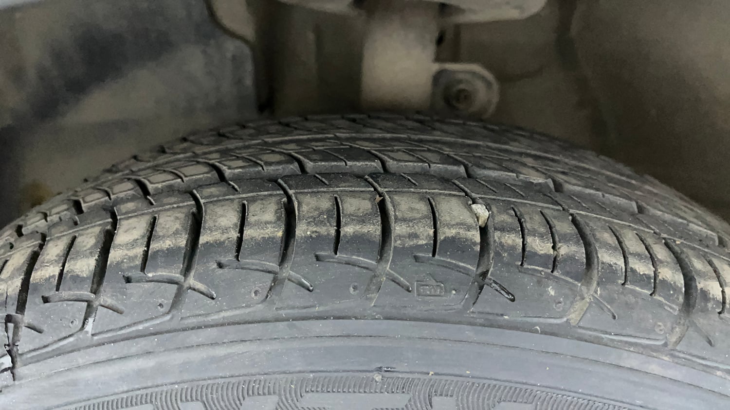 Used 2019 Mahindra KUV100 NXT K8 6 STR Dual Tone Petrol Manual tyres LEFT FRONT TYRE TREAD VIEW