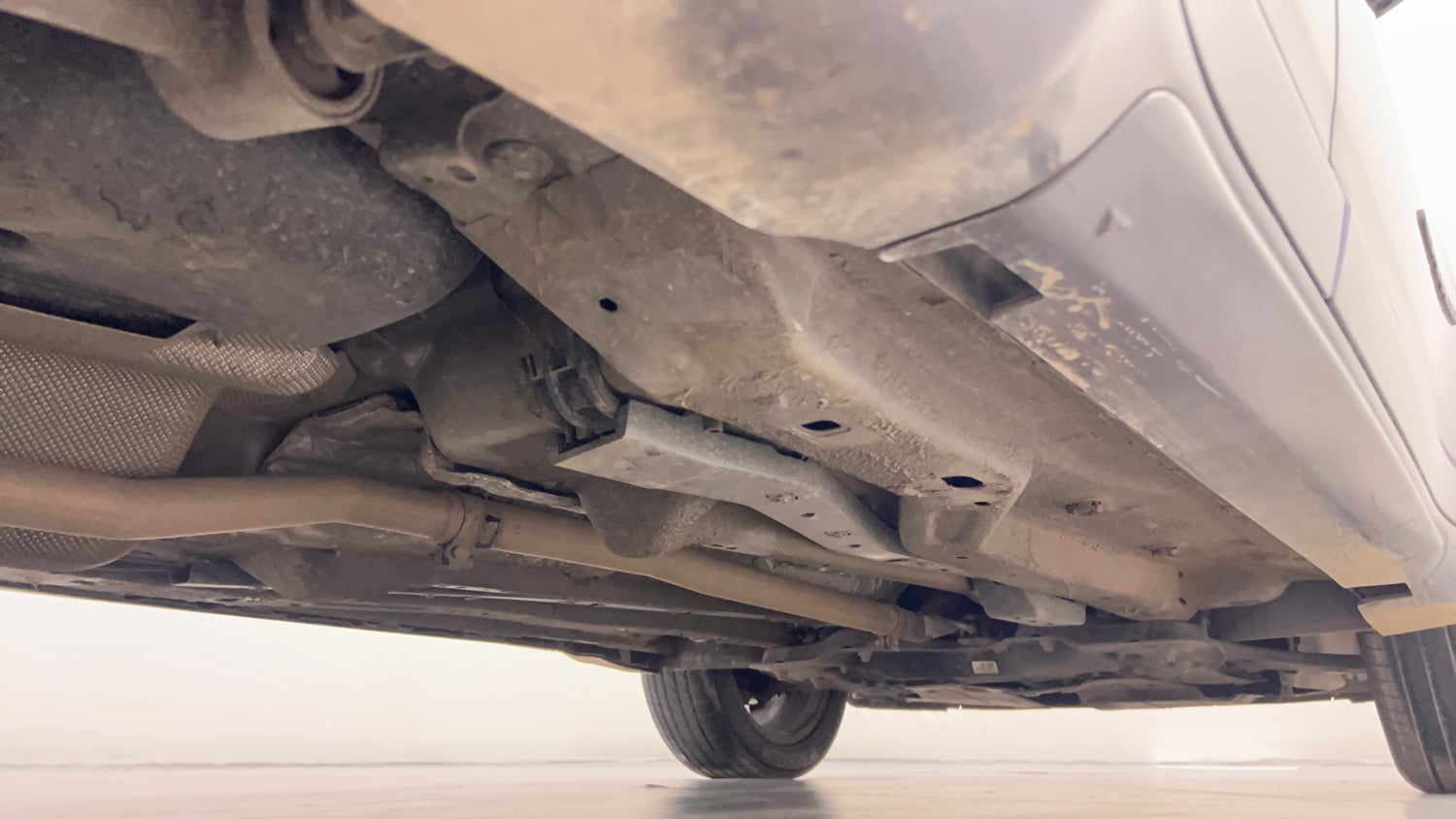 Used 2021 Jeep Compass Model S (O) 1.4 Petrol DCT Petrol Automatic extra REAR RIGHT UNDERBODY VIEW