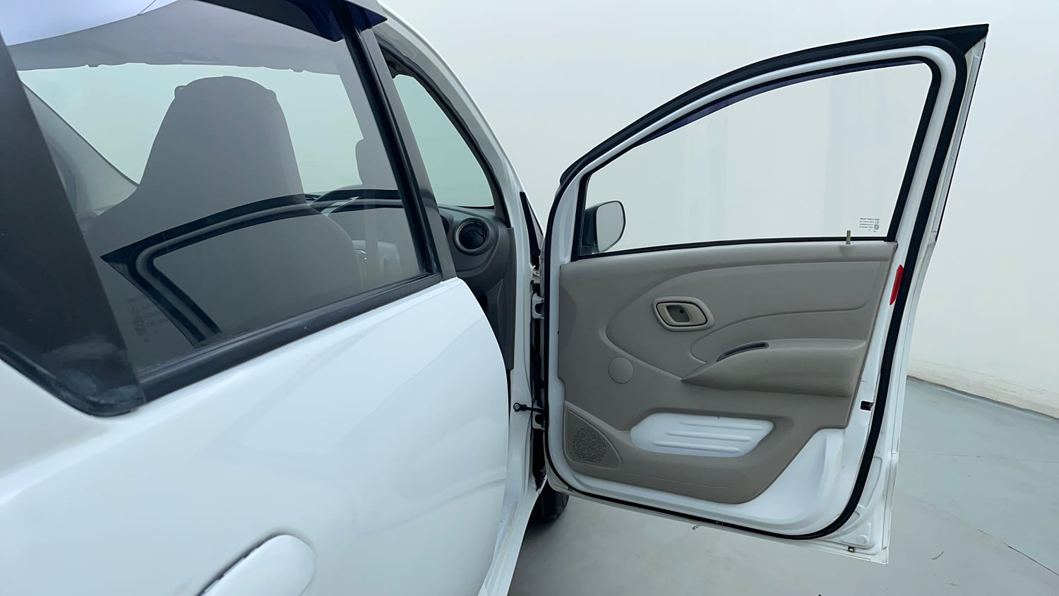 Used 2016 Datsun Redi-GO T (O) Petrol Manual interior RIGHT FRONT DOOR OPEN VIEW