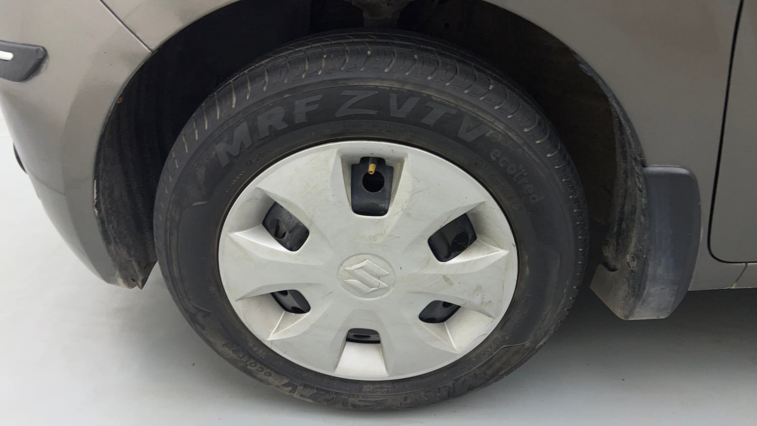 Used 2022 Maruti Suzuki Wagon R VXI 1.0 Petrol Manual tyres LEFT FRONT TYRE RIM VIEW