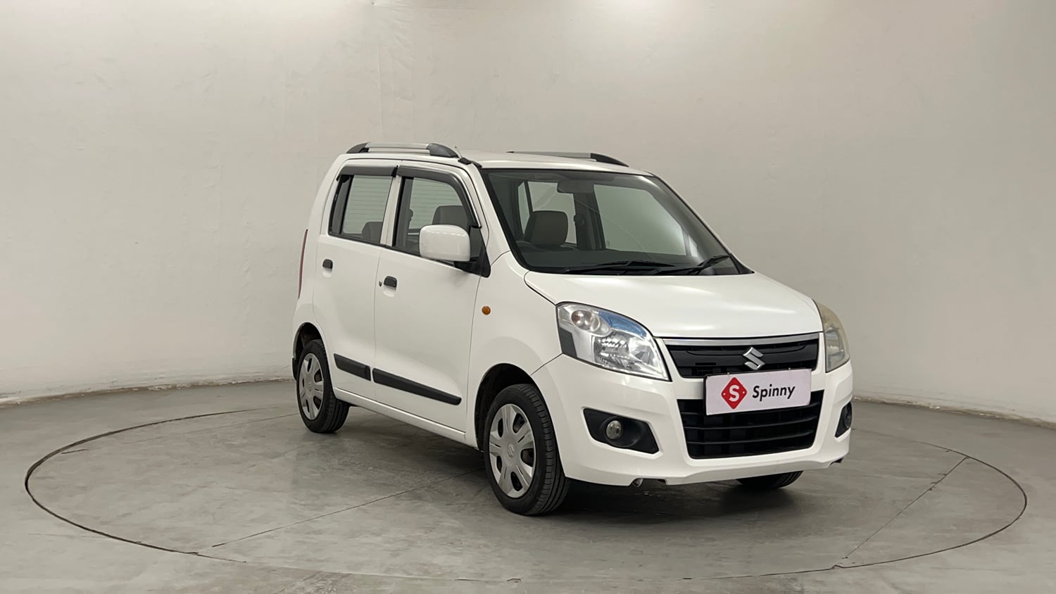 Used 2014 Maruti Suzuki Wagon R VXI Petrol Manual exterior RIGHT FRONT CORNER VIEW