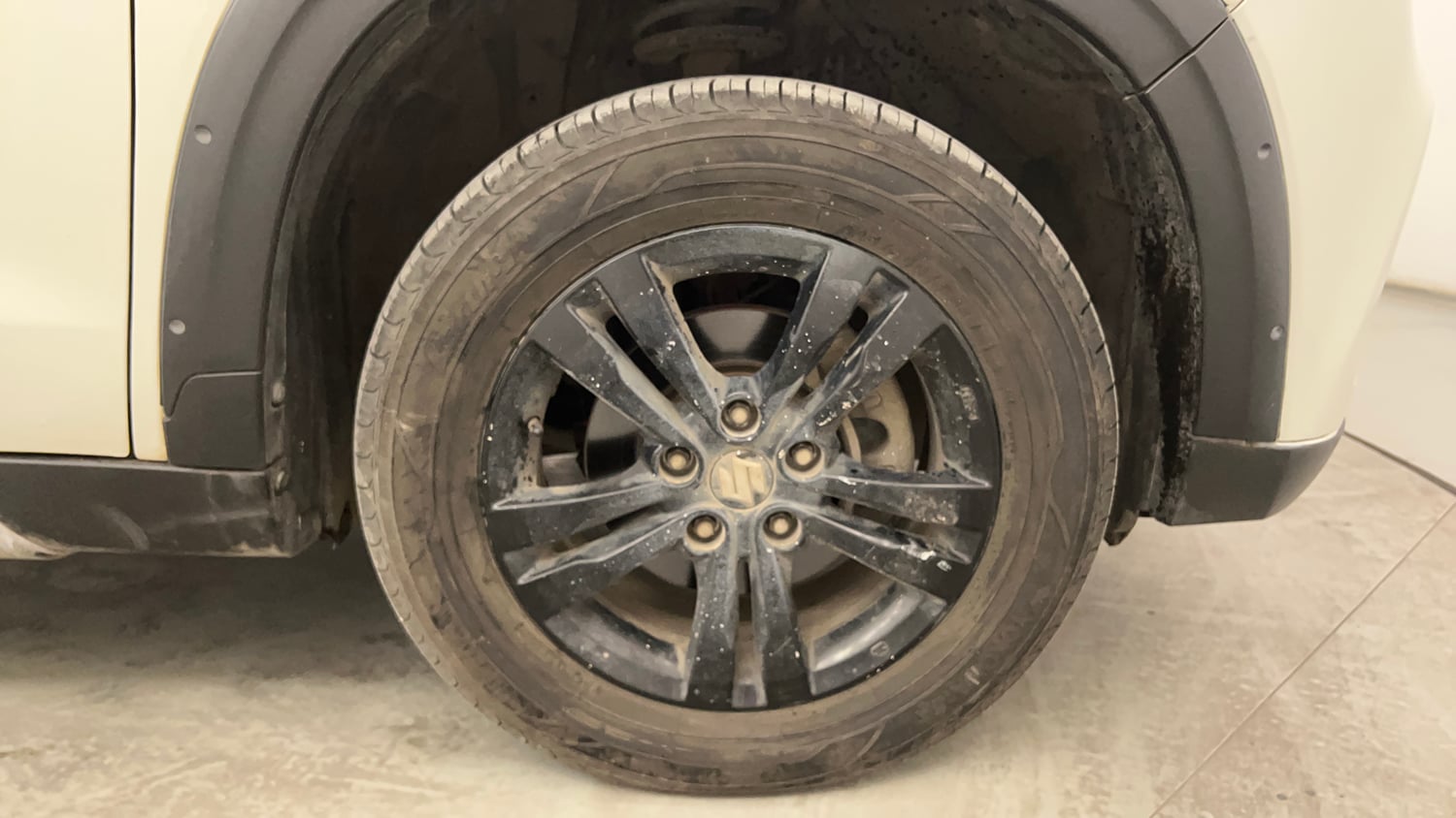 Used 2019 Maruti Suzuki Vitara Brezza [2016-2020] ZDi Plus Diesel Manual tyres RIGHT FRONT TYRE RIM VIEW