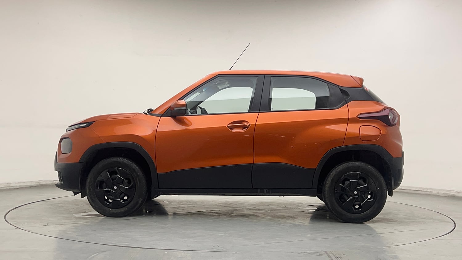 Used 2021 Tata Punch Adventure Rhythm Pack MT Petrol Manual exterior LEFT SIDE VIEW