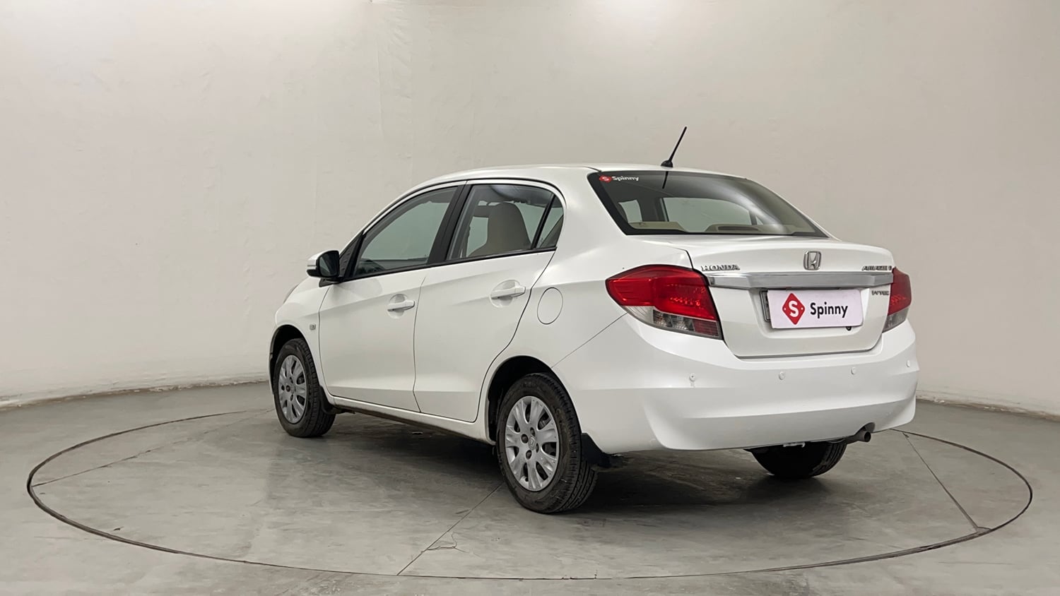 Used 2015 Honda Amaze 1.2 S i-VTEC Petrol Manual exterior LEFT REAR CORNER VIEW