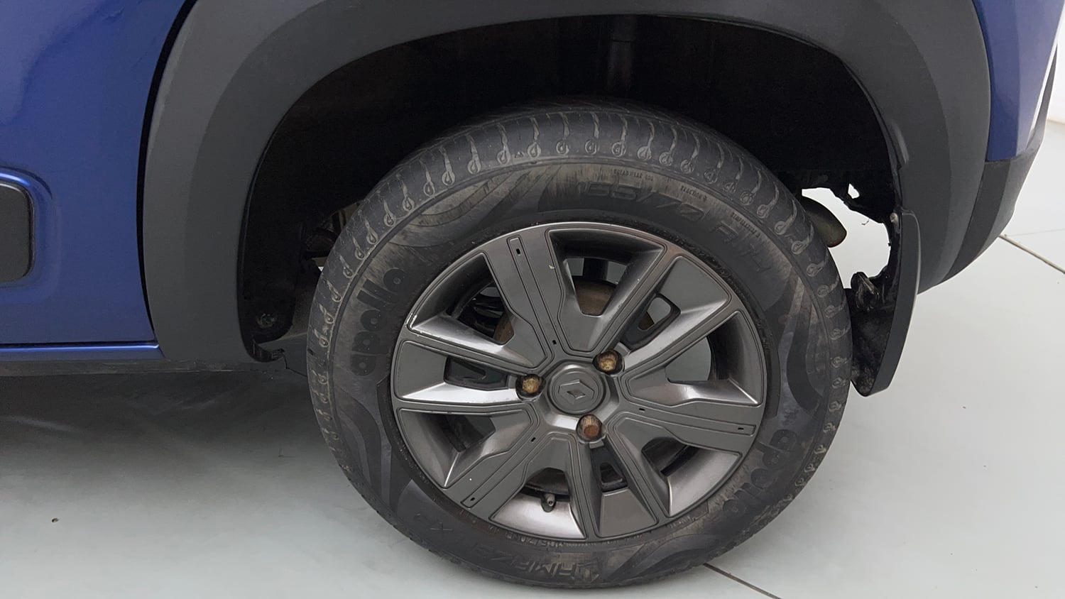 Used 2021 Renault Kwid CLIMBER 1.0 AMT Opt Petrol Automatic tyres LEFT REAR TYRE RIM VIEW