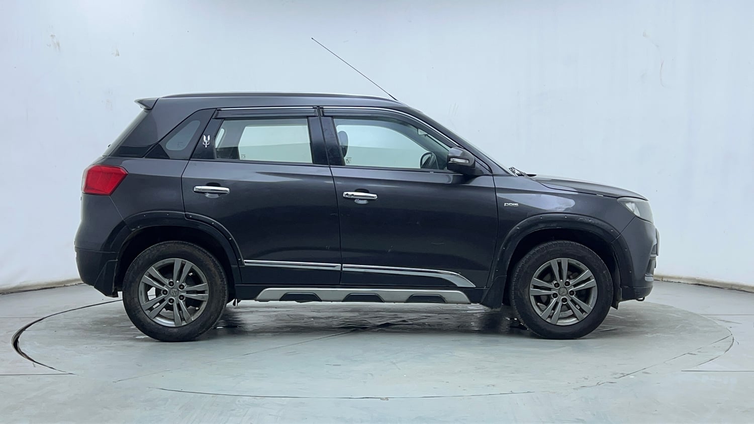 Used 2018 Maruti Suzuki Vitara Brezza [2016-2020] ZDi Plus Diesel Manual exterior RIGHT SIDE VIEW