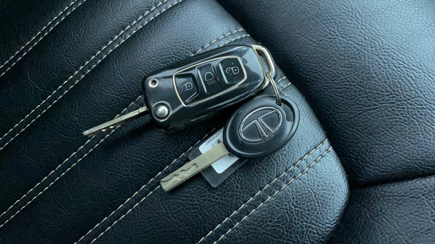 Used 2022 Tata Nexon XMA (S) Petrol Automatic extra CAR KEY VIEW