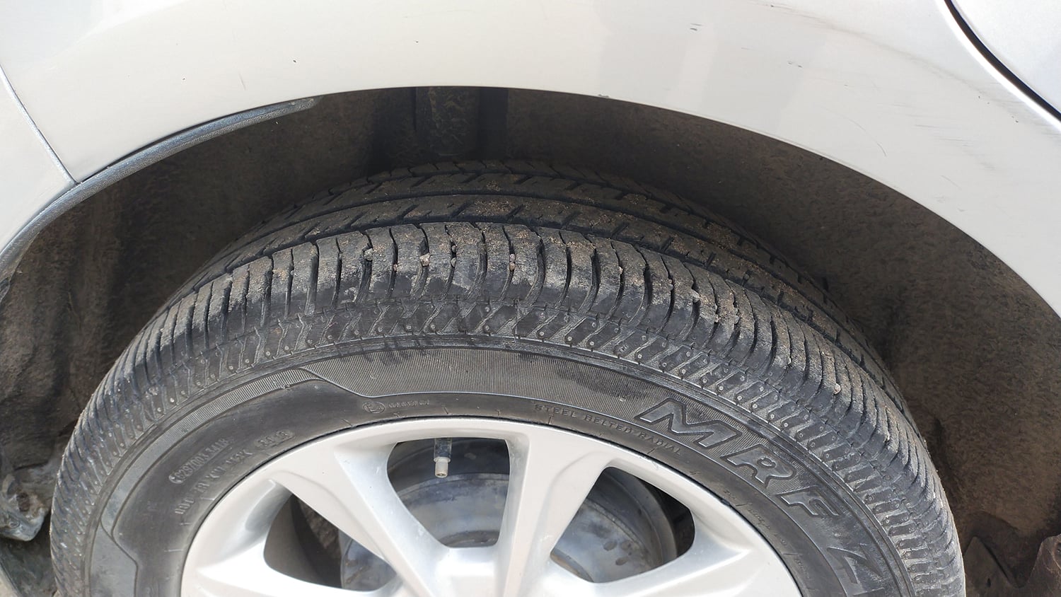 Used 2018 Ford EcoSport Titanium 1.5L Ti-VCT Petrol Manual tyres RIGHT REAR TYRE TREAD VIEW