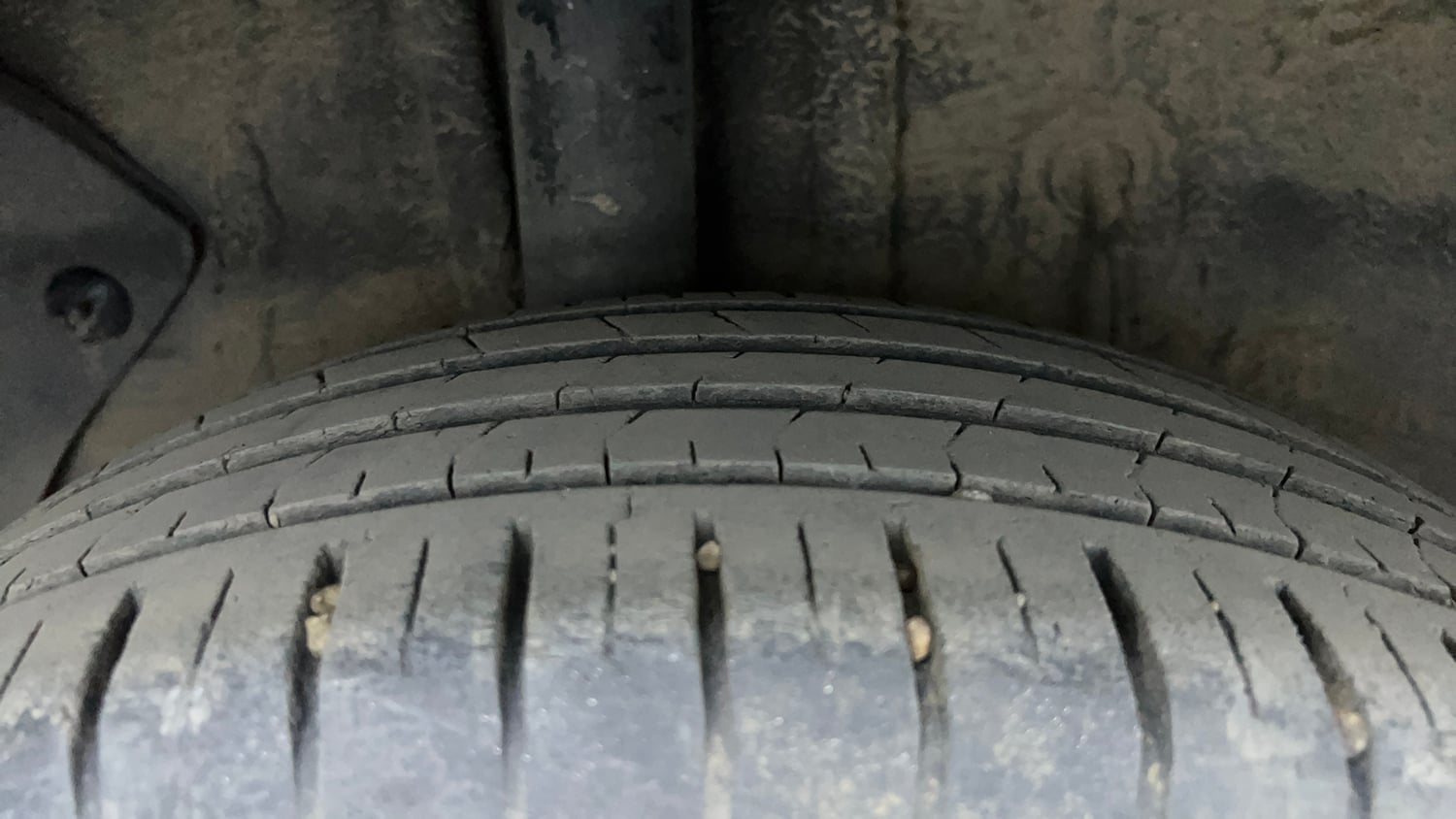 Used 2017 Hyundai Elite i20 Asta 1.2 Petrol Manual tyres RIGHT REAR TYRE TREAD VIEW