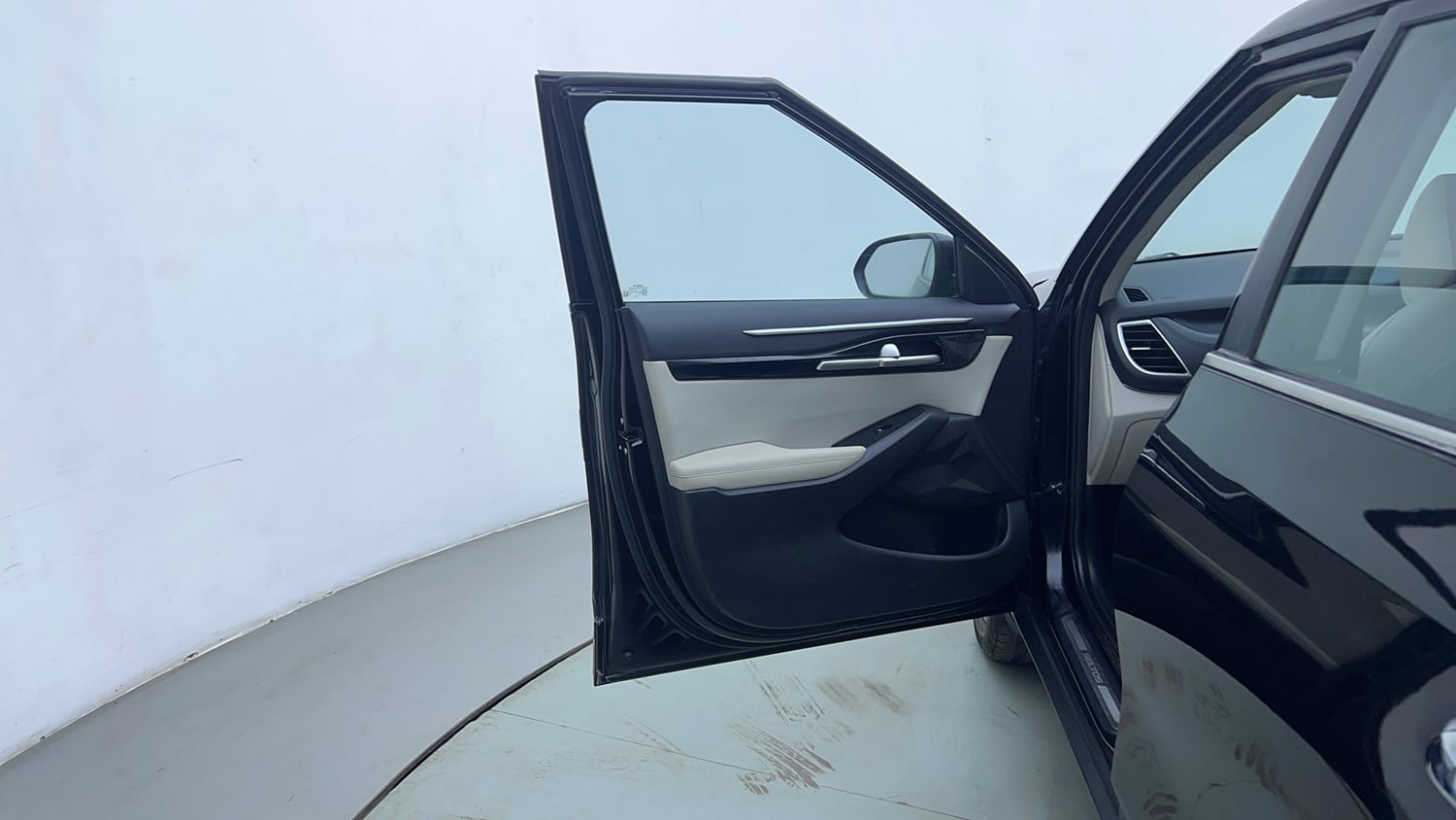 Used 2023 Kia Seltos HTX 1.5 Diesel AT Diesel Automatic interior LEFT FRONT DOOR OPEN VIEW