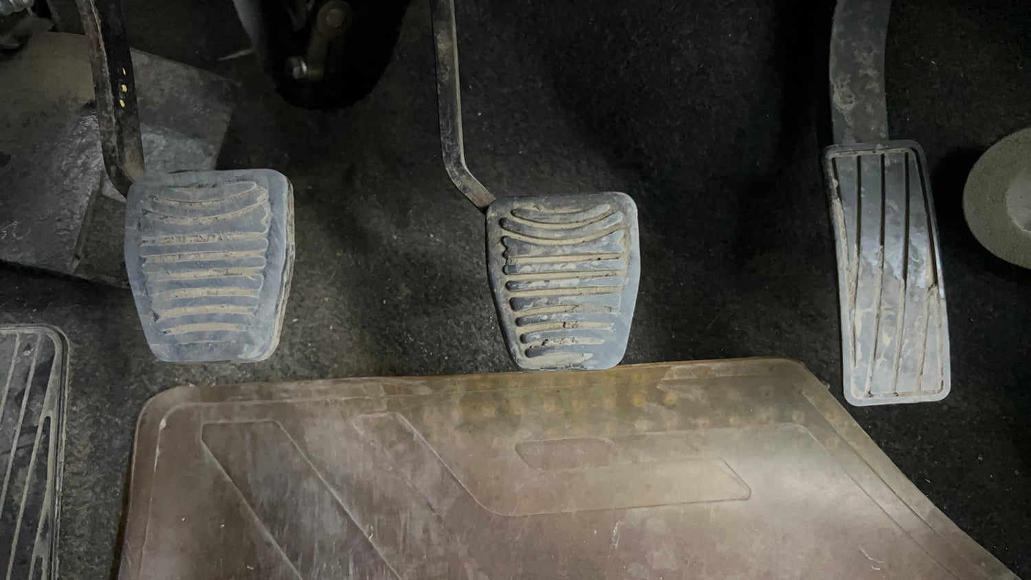 Used 2017 Mahindra KUV100 K6 D 6 STR Diesel Manual interior PEDALS VIEW