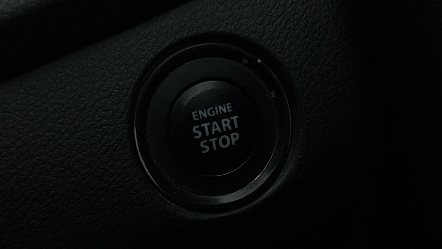 Used 2019 Maruti Suzuki Baleno Zeta 1.2 Petrol Manual top_features Keyless start