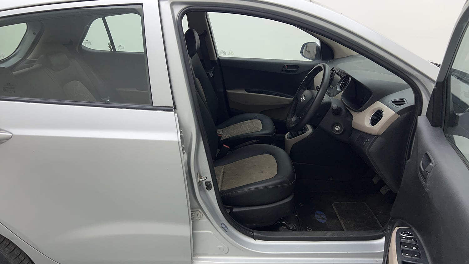 Used 2013 Hyundai Grand i10 Magna 1.2 Kappa VTVT Petrol Manual interior RIGHT SIDE FRONT DOOR CABIN VIEW