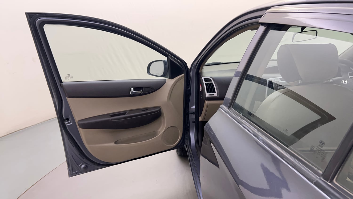 Used 2012 Hyundai i20 Asta 1.2 Petrol Manual interior LEFT FRONT DOOR OPEN VIEW