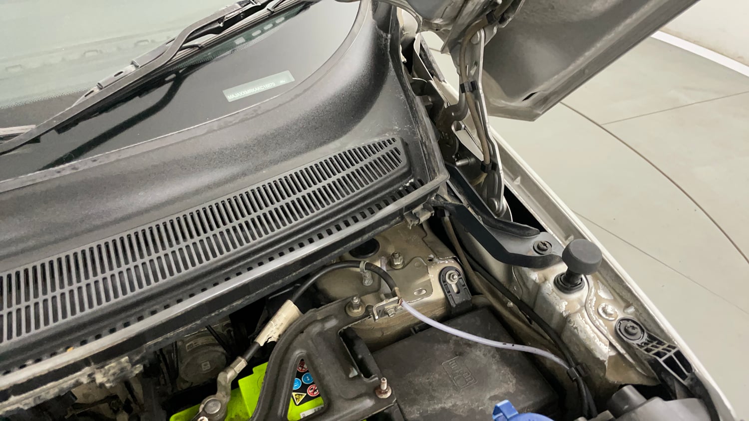 Used 2019 Ford EcoSport Titanium 1.5L TDCi Diesel Manual engine ENGINE LEFT SIDE HINGE & APRON VIEW