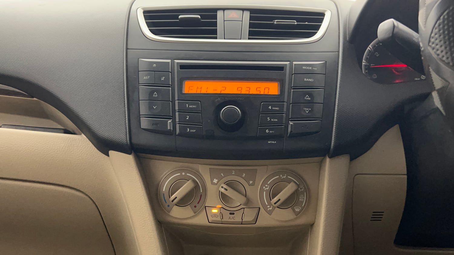 Used 2014 Maruti Suzuki Swift Dzire VXI Petrol Manual top_features Integrated (in-dash) music system