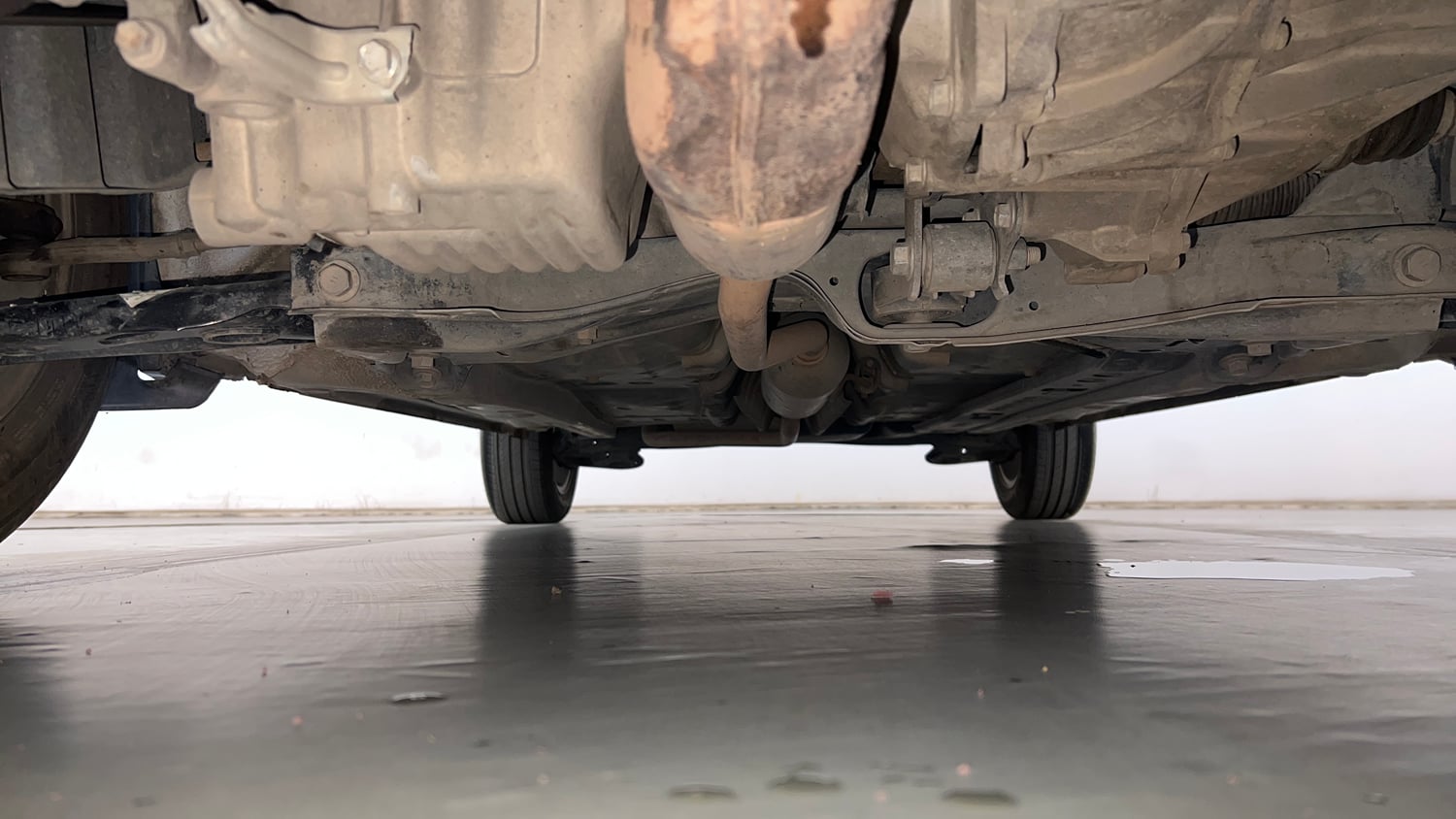 Used 2015 Toyota Etios Liva G Petrol Manual extra FRONT LEFT UNDERBODY VIEW