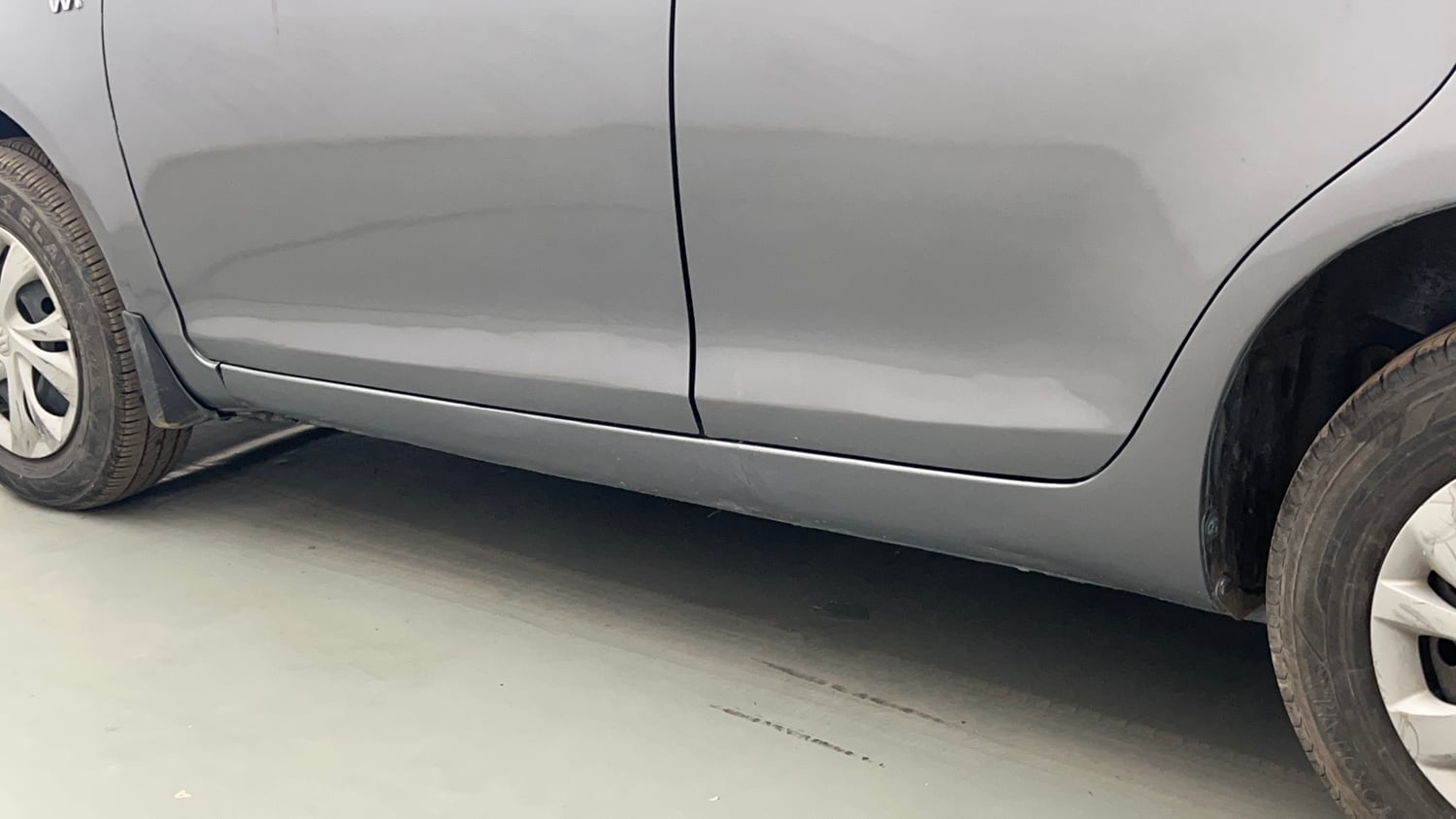 Used 2015 Maruti Suzuki Swift VXi Petrol Manual dents MINOR DENT