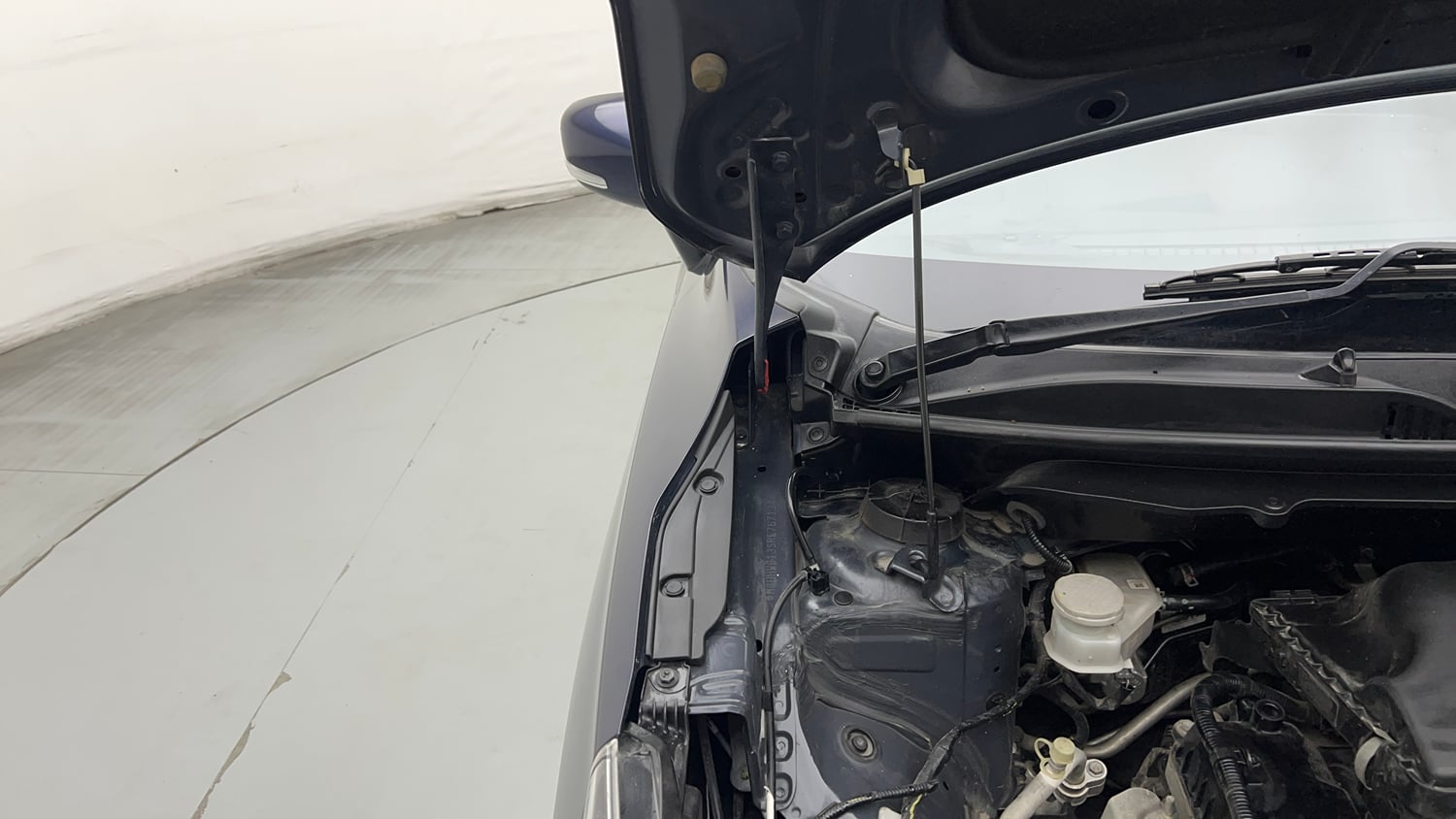 Used 2024 Maruti Suzuki Baleno Zeta MT Petrol Manual engine ENGINE RIGHT SIDE HINGE & APRON VIEW