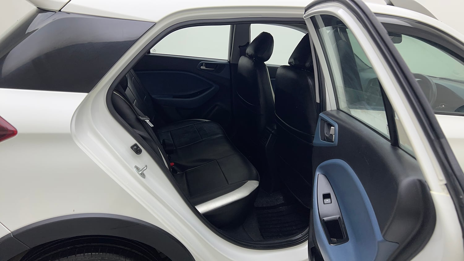 Used 2016 Hyundai i20 Active 1.2 SX Petrol Manual interior RIGHT SIDE REAR DOOR CABIN VIEW
