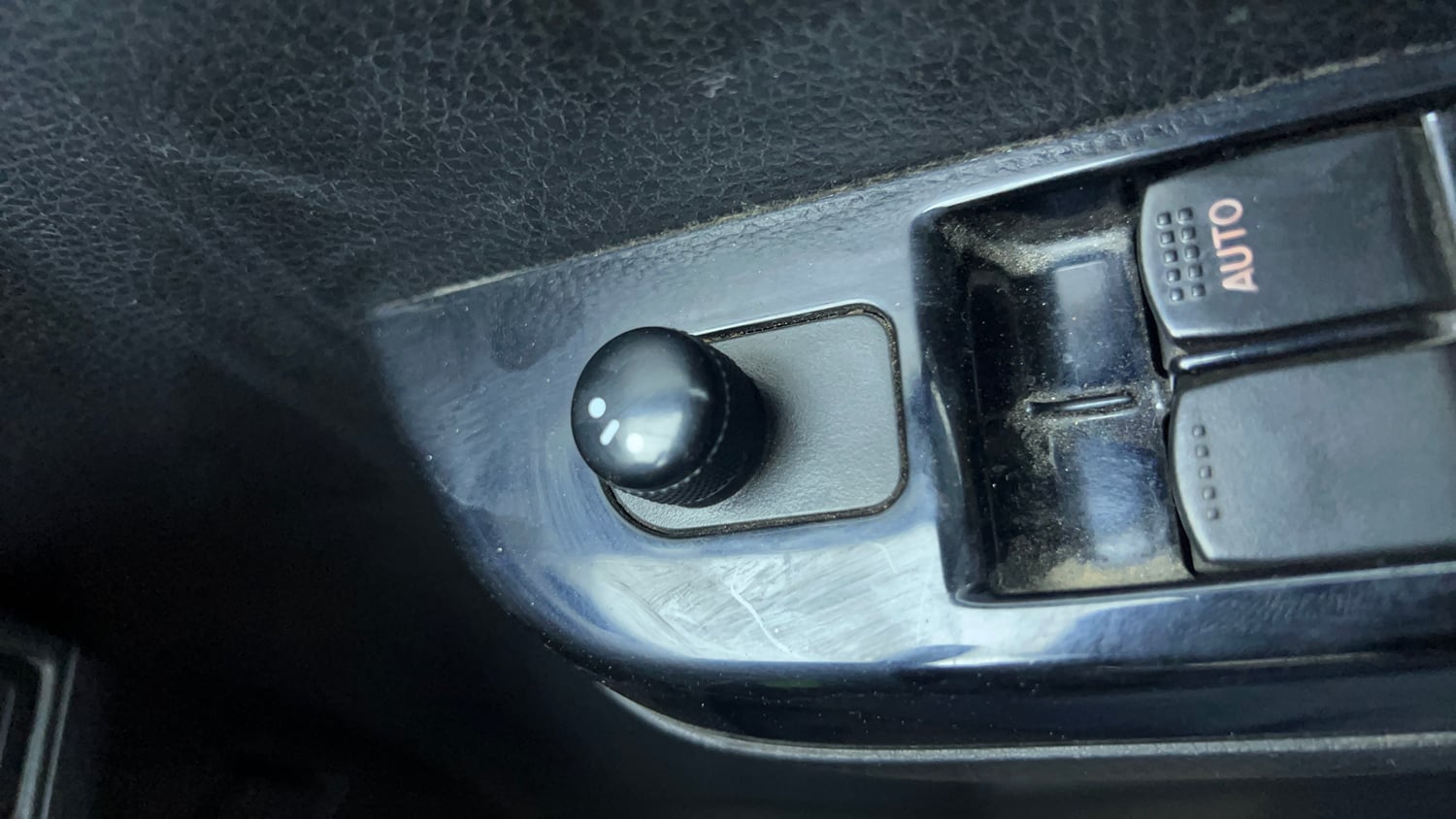 Used 2018 Maruti Suzuki Wagon R VXI+ (O) Petrol Manual top_features Adjustable ORVM