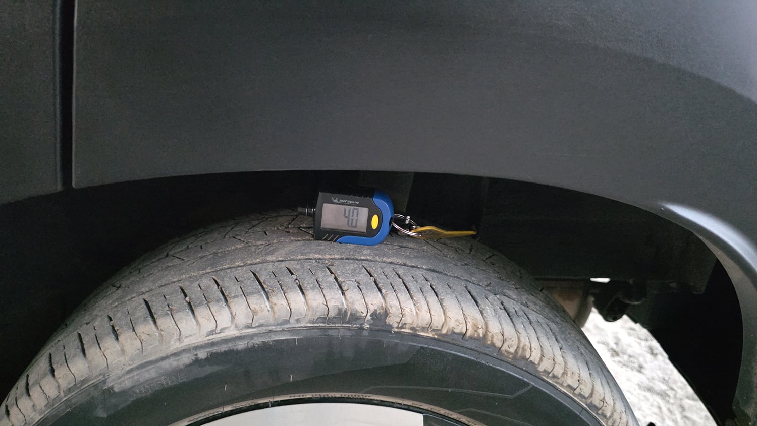 Used 2022 Nissan Magnite XV Premium Turbo CVT Petrol Automatic tyres LEFT REAR TYRE TREAD VIEW