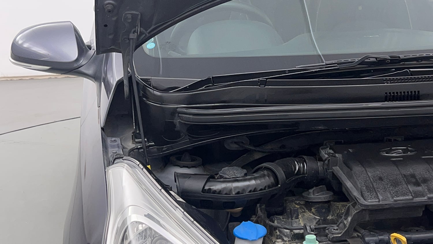Used 2019 Hyundai Grand i10 Sportz 1.2 Kappa VTVT Petrol Manual engine ENGINE RIGHT SIDE HINGE & APRON VIEW
