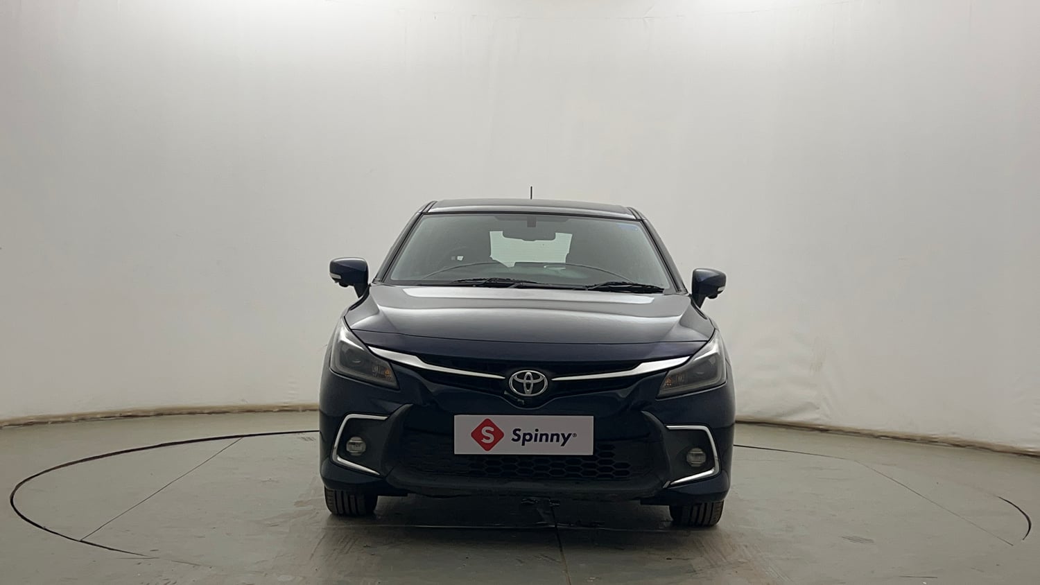 Used 2025 Toyota Glanza V AMT Petrol Automatic exterior FRONT VIEW