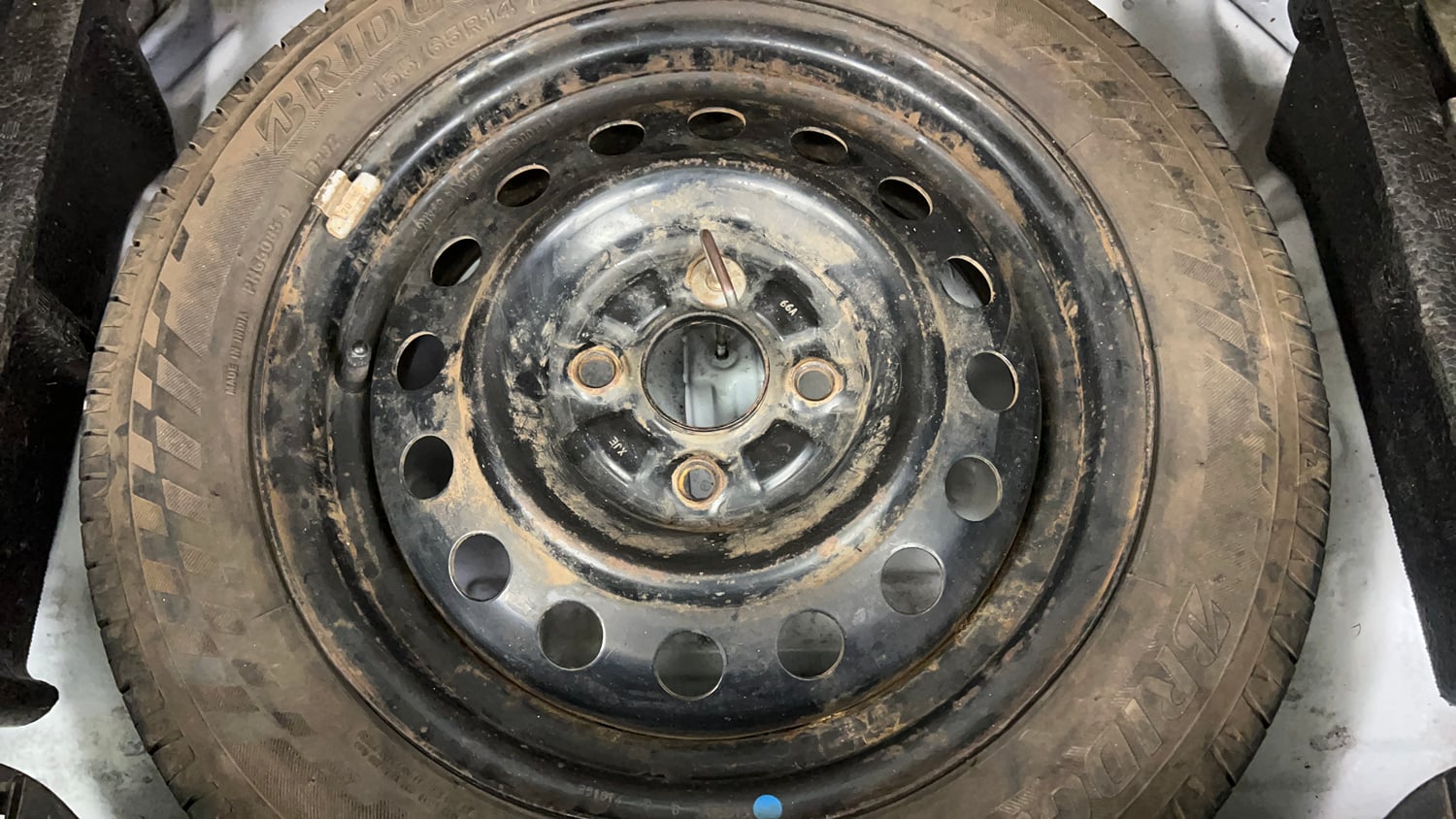 Used 2014 Maruti Suzuki Wagon R VXI Petrol Manual tyres SPARE TYRE VIEW