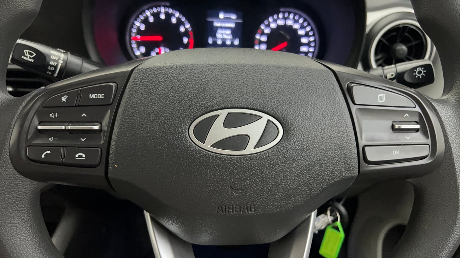 Used 2025 Hyundai Grand i10 Nios Magna 1.2 Kappa Petrol Manual top_features Steering mounted controls
