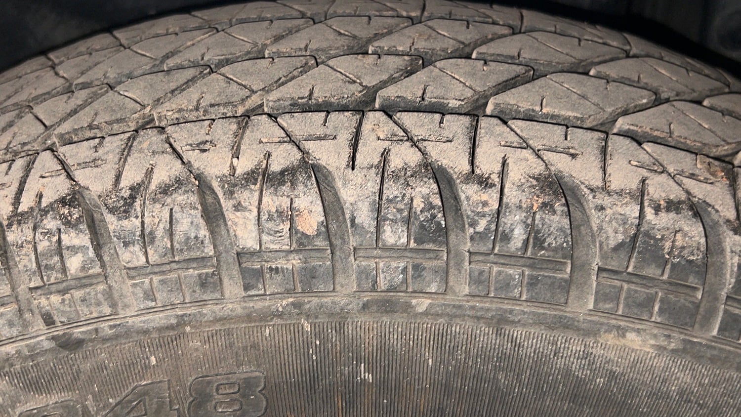 Used 2014 Maruti Suzuki Swift Dzire VXI Petrol Manual tyres LEFT REAR TYRE TREAD VIEW