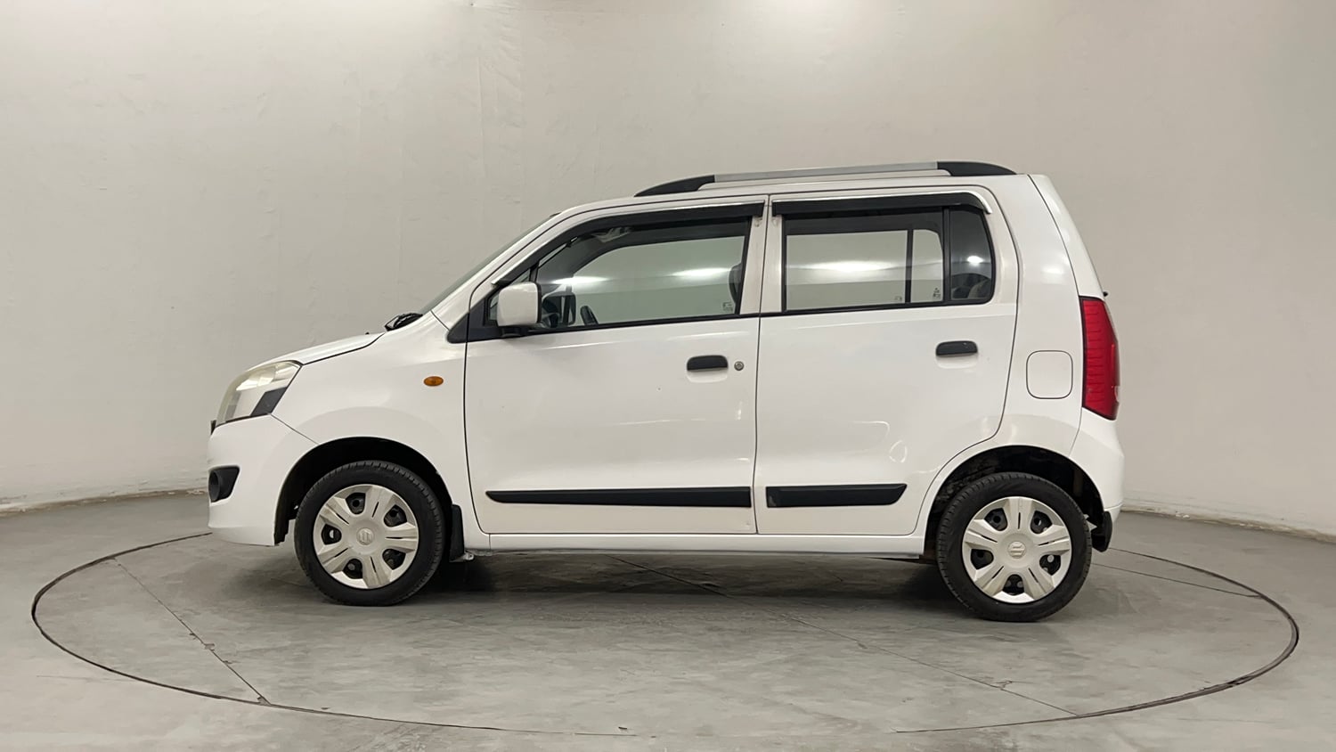 Used 2014 Maruti Suzuki Wagon R VXI Petrol Manual exterior LEFT SIDE VIEW