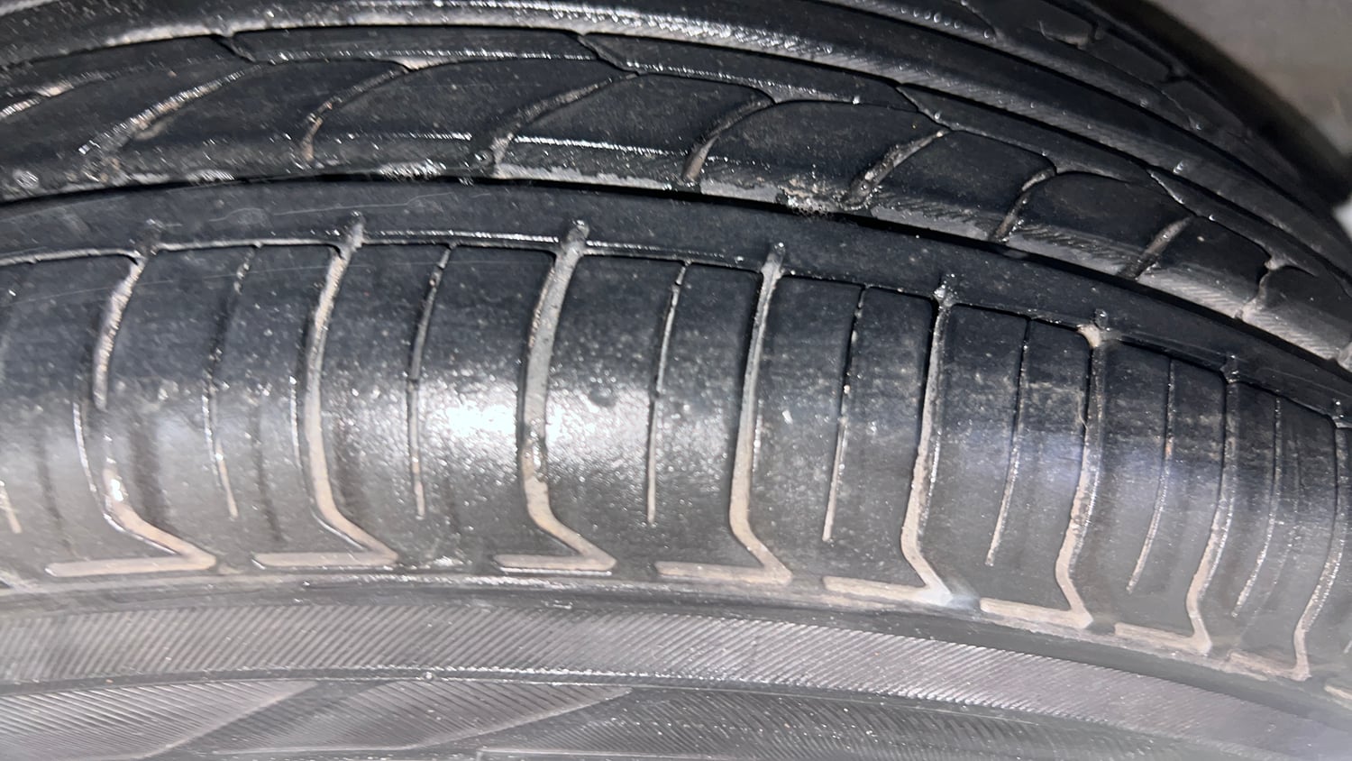 Used 2012 Hyundai i20 Asta 1.2 Petrol Manual tyres LEFT REAR TYRE TREAD VIEW