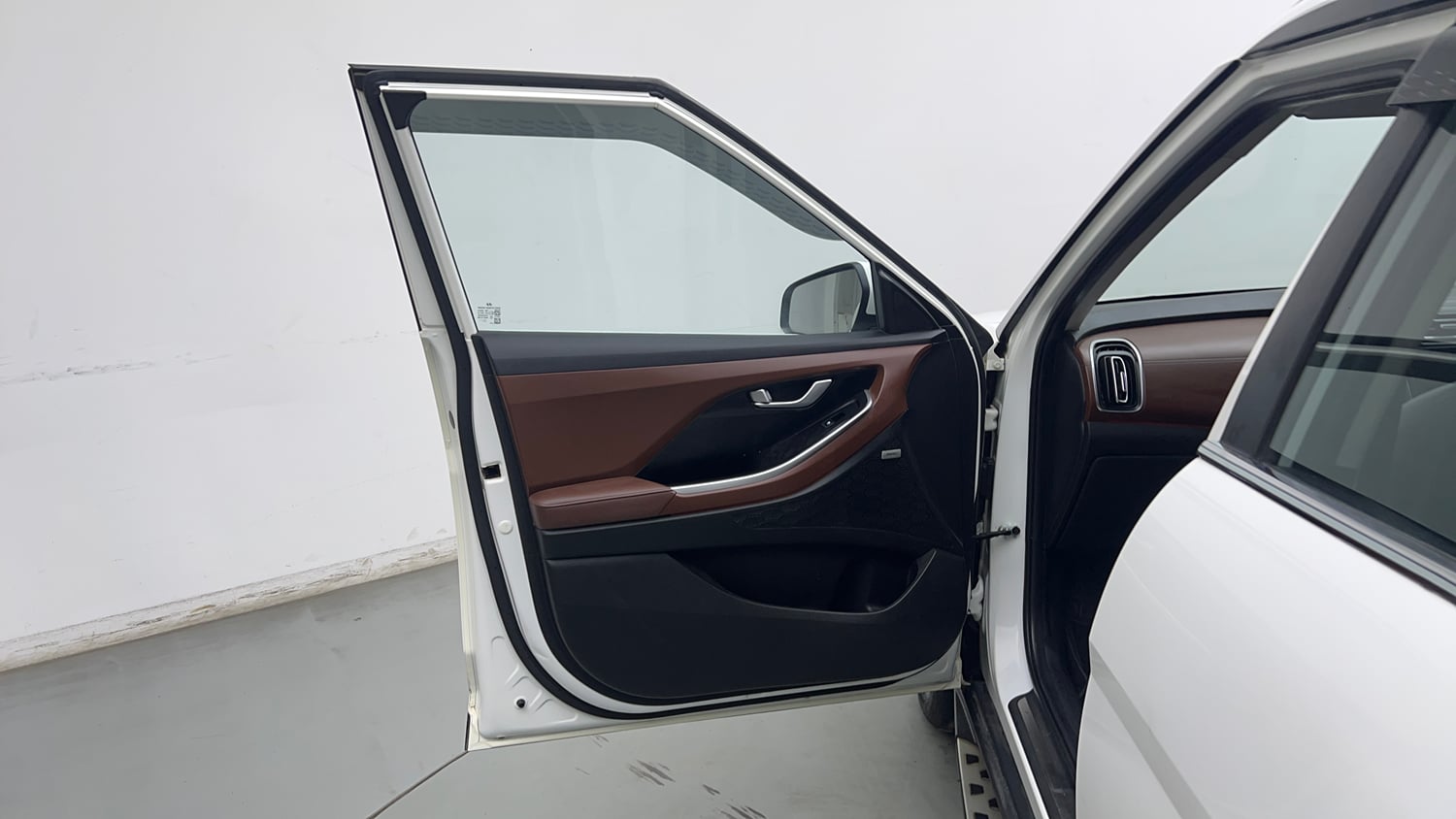 Used 2022 Hyundai Alcazar Signature (O) 6 STR 1.5 Diesel AT Diesel Automatic interior LEFT FRONT DOOR OPEN VIEW