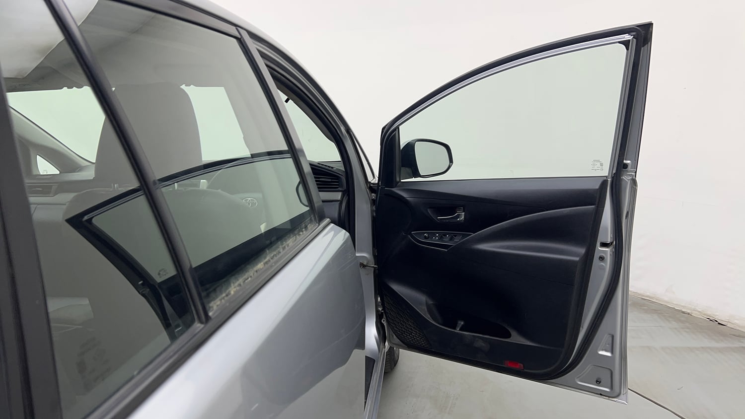 Used 2018 Toyota Innova Crysta 2.4 G 7 STR Diesel Manual interior RIGHT FRONT DOOR OPEN VIEW