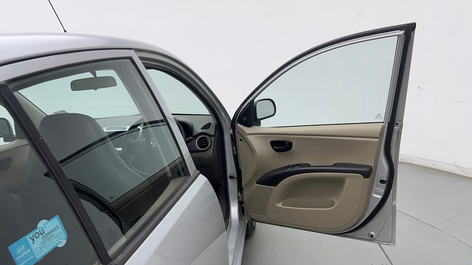 Used 2015 Hyundai i10 Magna 1.1 iRDE2 Petrol Manual interior RIGHT FRONT DOOR OPEN VIEW
