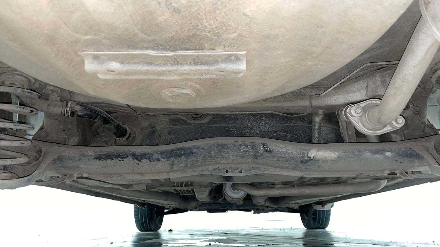 Used 2017 Honda Amaze 1.2 SX i-VTEC Petrol Manual extra REAR UNDERBODY VIEW (TAKEN FROM REAR)