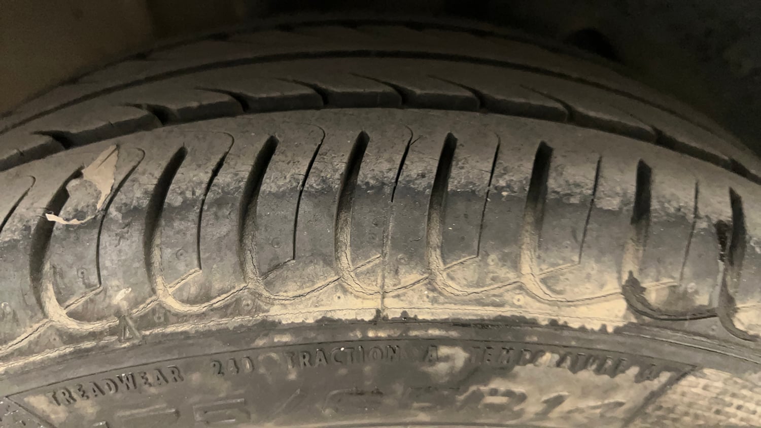 Used 2018 Tata Tiago Revotron XZ Petrol Manual tyres RIGHT REAR TYRE TREAD VIEW