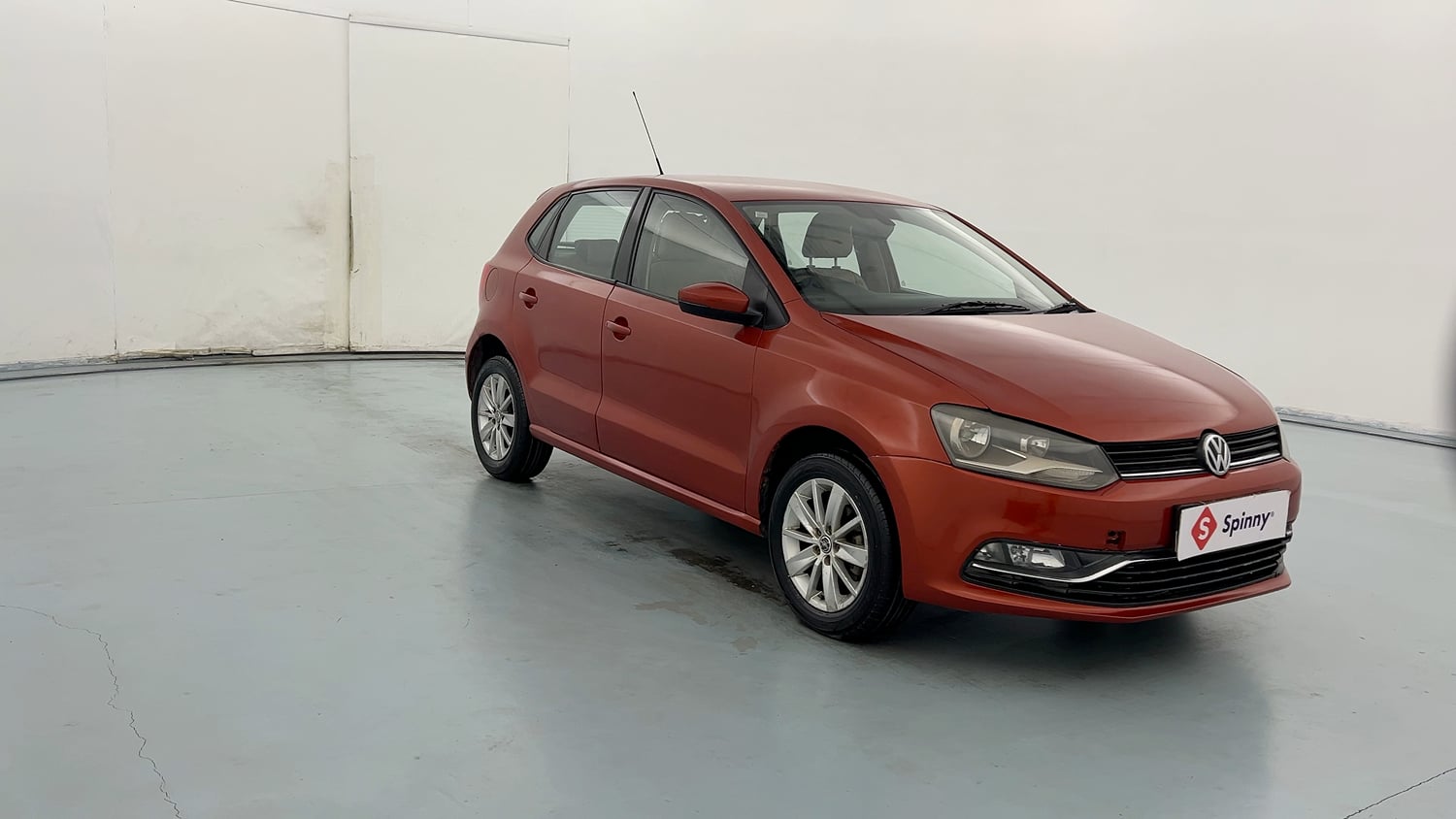 Used 2016 Volkswagen Polo Highline1.2L (P) Petrol Manual exterior RIGHT FRONT CORNER VIEW